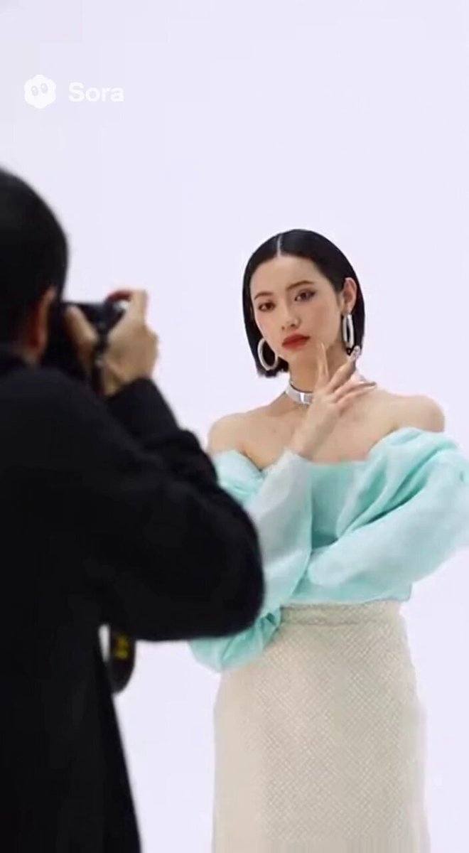 Japanese Fashion Magazine Photo Shoot Brought to Life with AI Image to Video